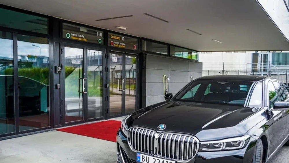 Vip huset oslo lufthavn bmw foto avinor