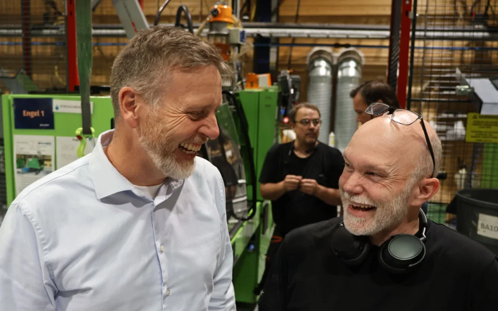 Pla mek Sykkylven fv dgl Petter Bunes og verktoy makar John Peeters foto Ogne