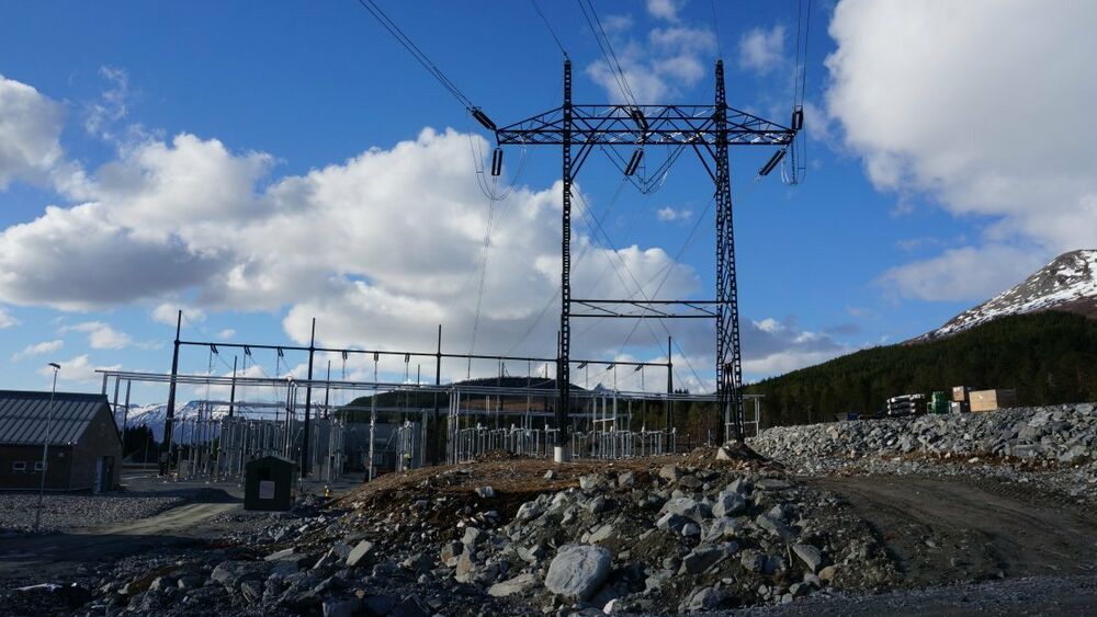 Kraft trafostasjon Ørsta montermast
