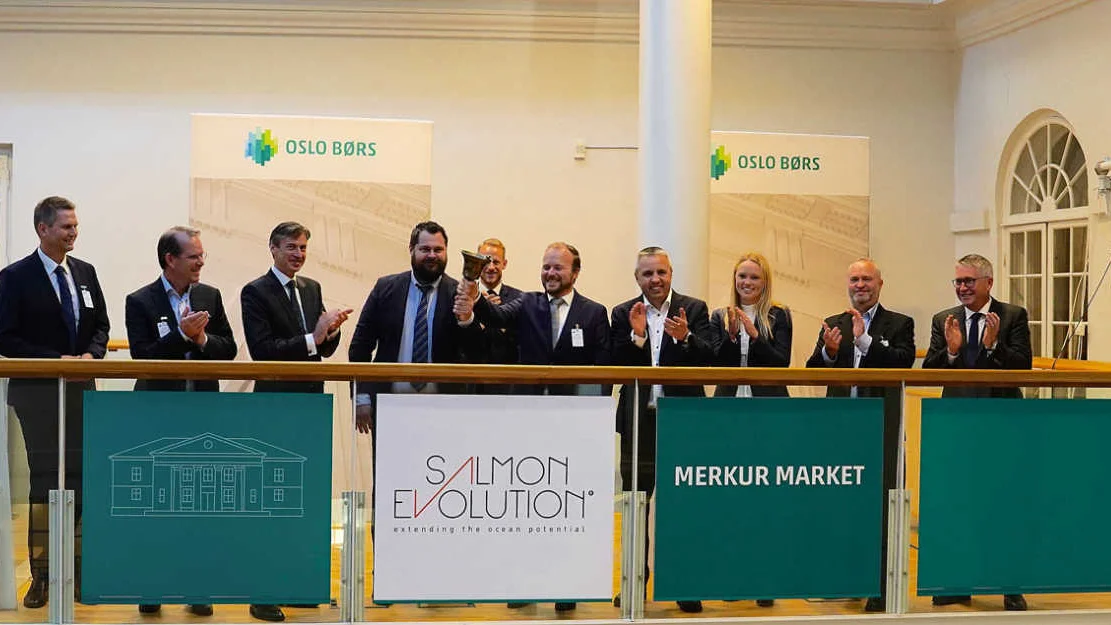 Håkon Andre Berg og Tore A Tønseth ringer børshandelen i gang Salmon Evolution børsnotert