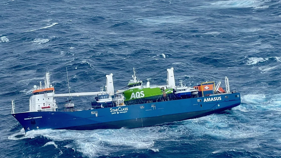 Lasteskip nødmelding foto redningshelikopter hrs sør norge 111