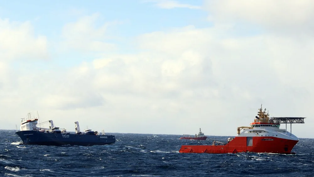 Lasteskip eemslift hendrika kv sortland foto kystvakta kv sortland 111