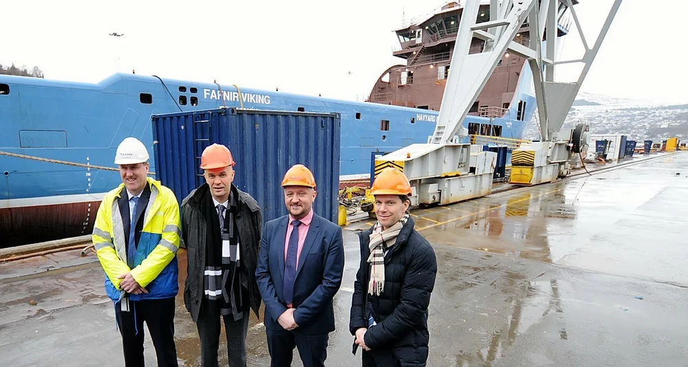 Frå venstre Kleven direktør Kjetil Bollestad rådgjevar og chief business officer Zoran Kunkera DIV Group eigar Tomislav Debeljak og finansdirektør Ola Beinnes Fosse i Kleven Foto Marius Rosbach