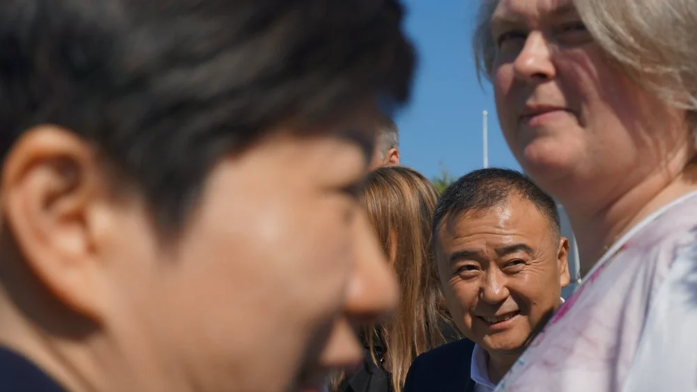 Ruihai Zhao i Qumei Home Furniture Group foto Ogne