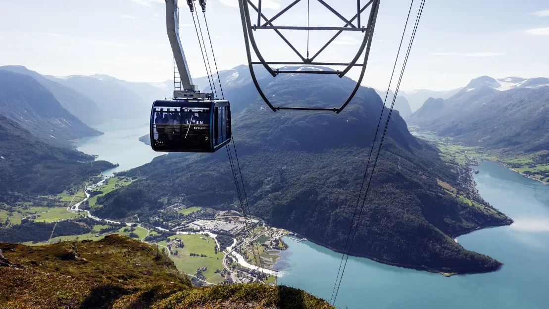 Loen Skylift Einestaaande i vaar tid
