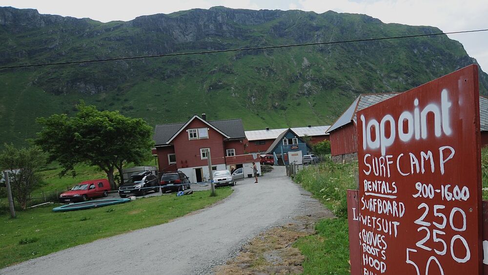 Foerste underskot paa ti aar for surfekonsern