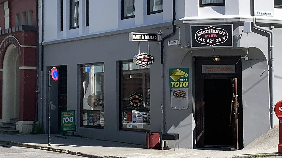 Smutthullet pub foto marius