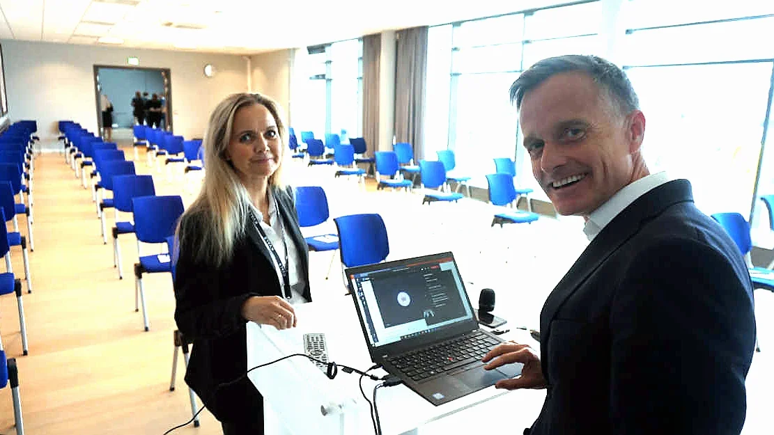 Rydder plass til mer enn dobling av staben