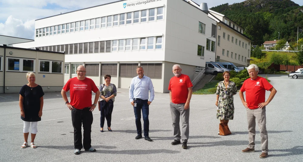 Per Vidar Kjølmoen og Herøy vg skiule