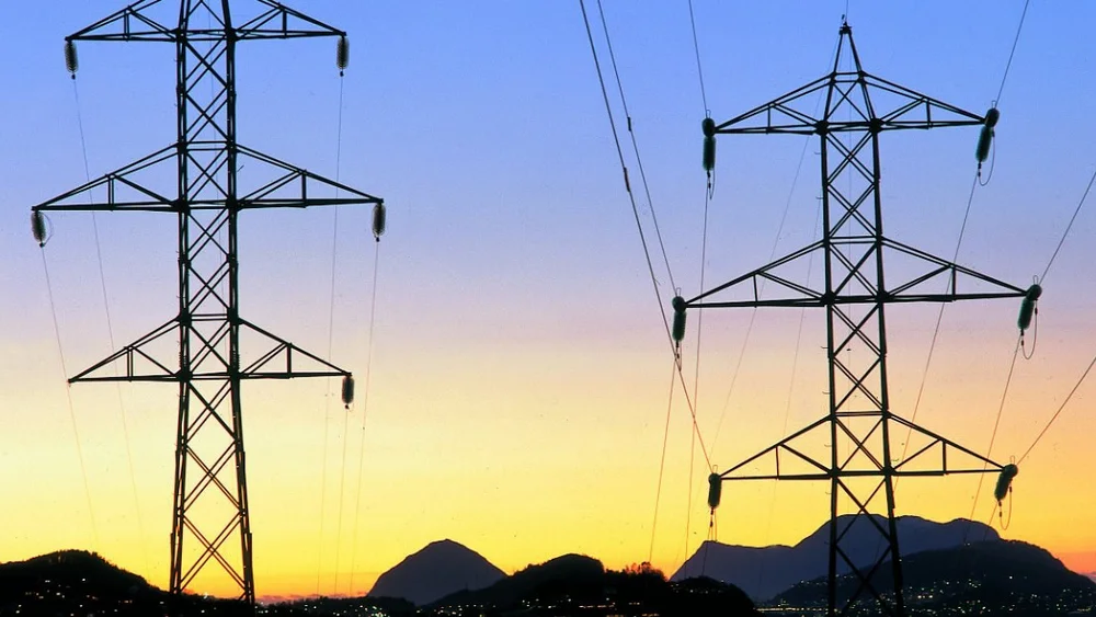 Tafjord tror paa toeffere tider