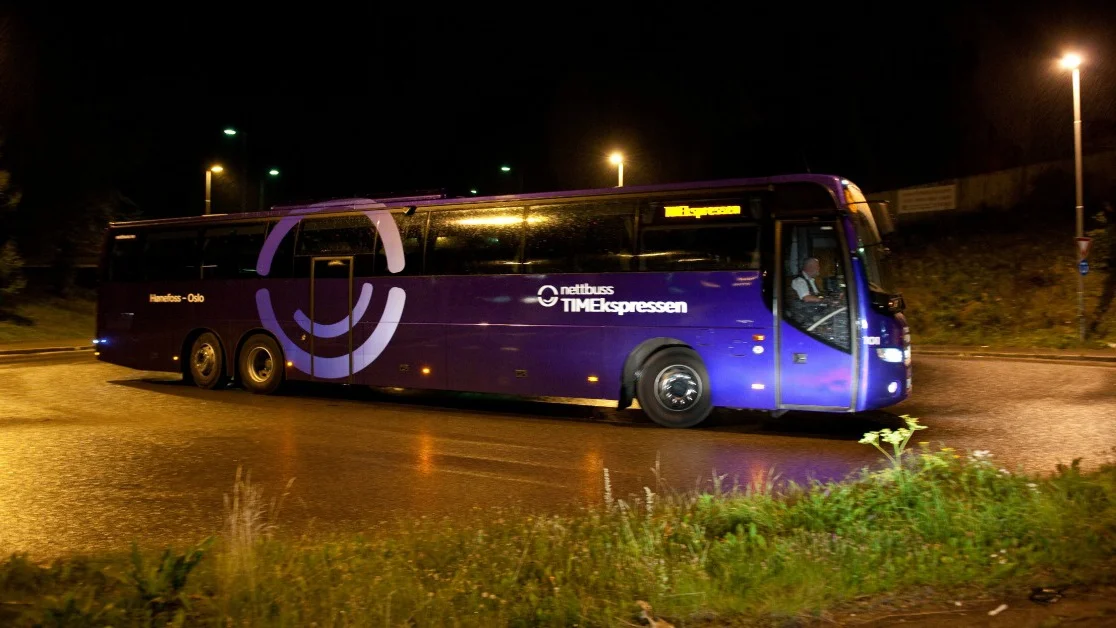 Blodraude tal for buss