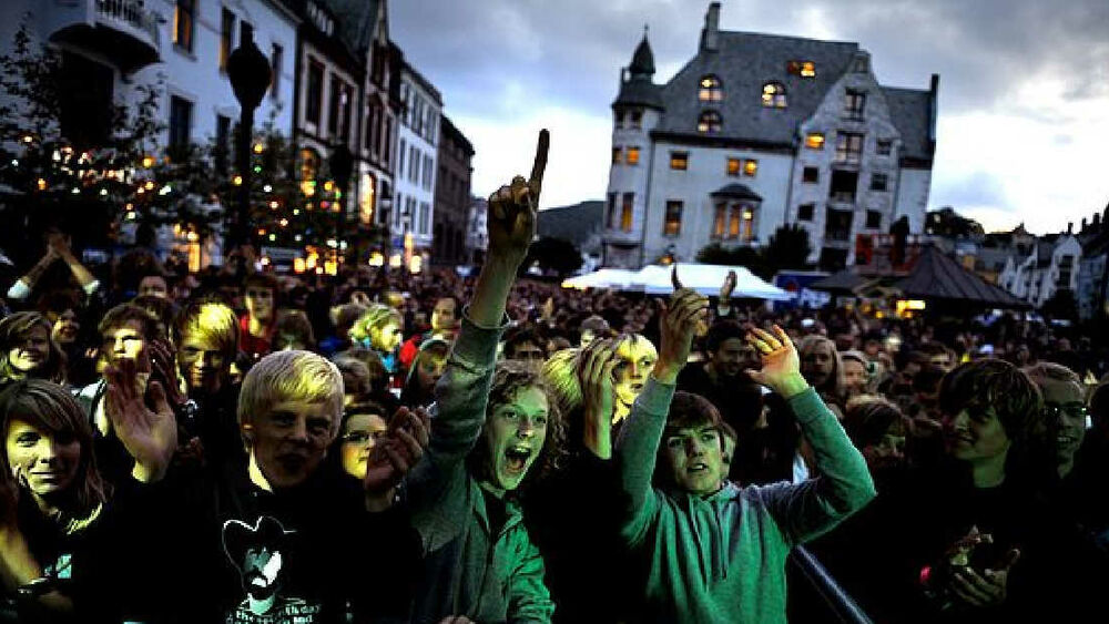 640px Jugendsfest1 Wikimedia commons 2010