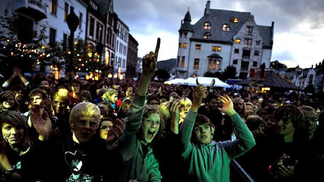 640px Jugendsfest1 Wikimedia commons 2010