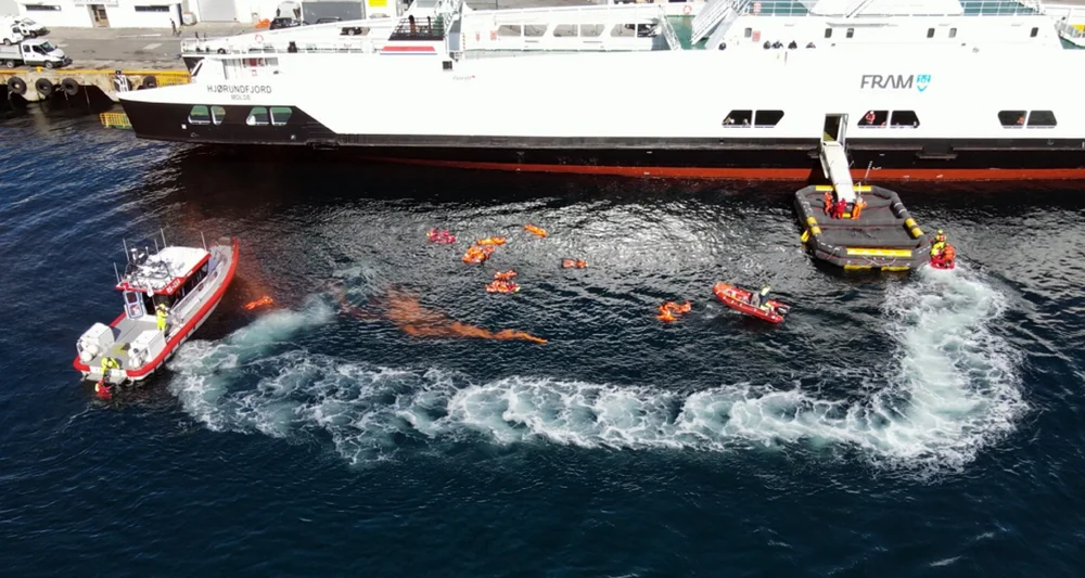 Survitec redningsøvelse foto survitec 111