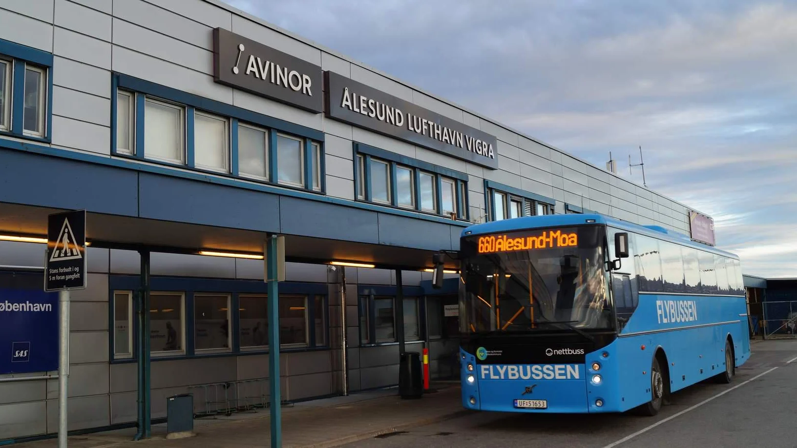 Stoerre terminal og meir servering