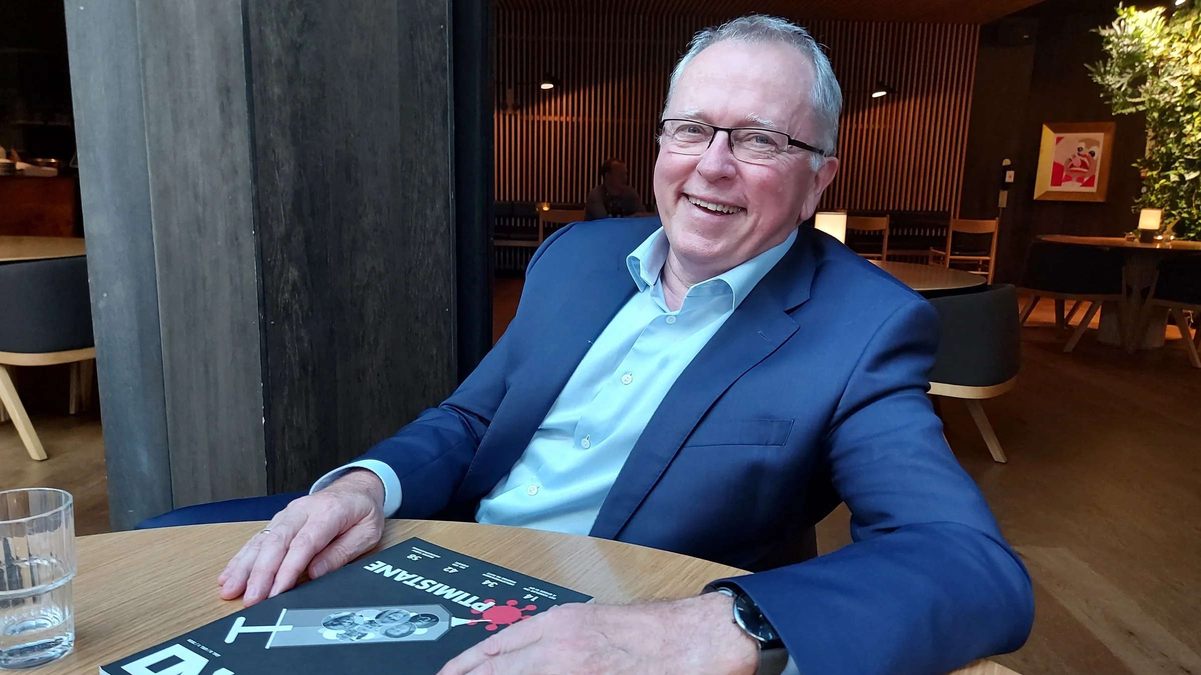 Eldar Sætre les NETT NO