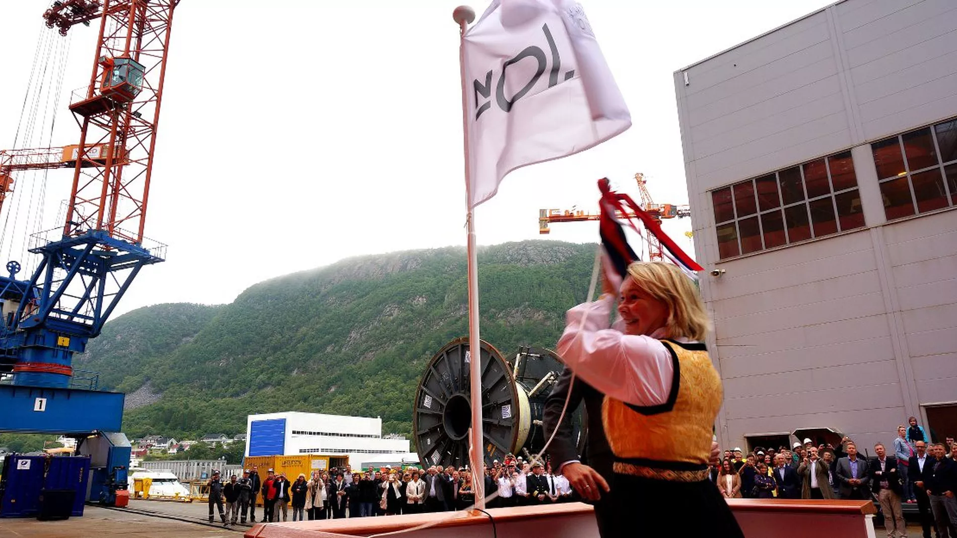 A Apner for NIS skip paa sokkelen