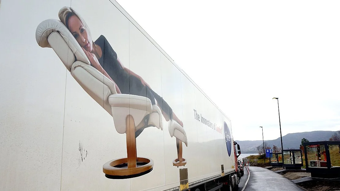 Todelt moebelsal fraa Ekornes