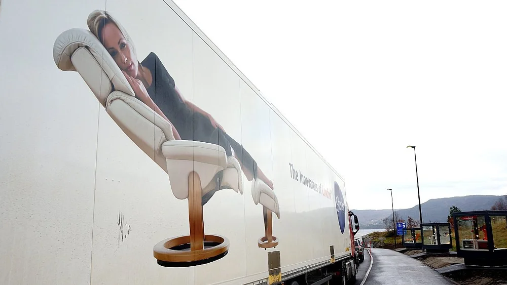 Todelt moebelsal fraa Ekornes