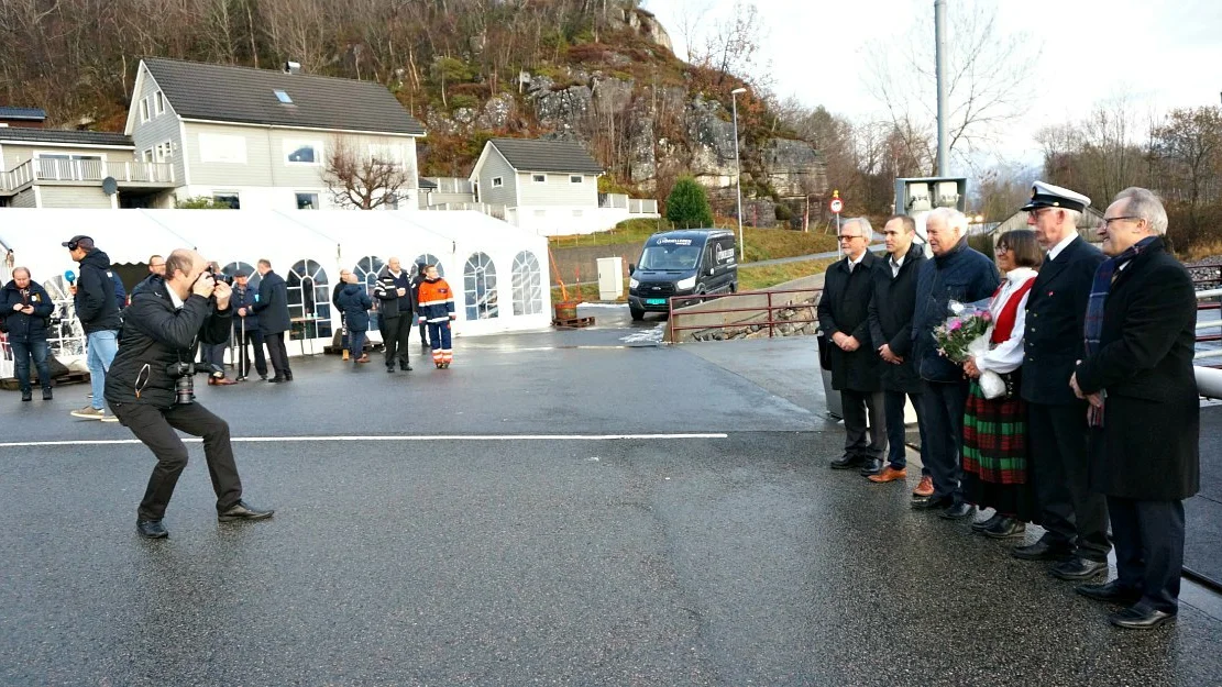Dåp Fjord1 magerholm fv Ottar Brage Guttelvi Vegard Sævik Per Sævik Ragnhild Berge kapein Dagfinn Neteland foto Ogne