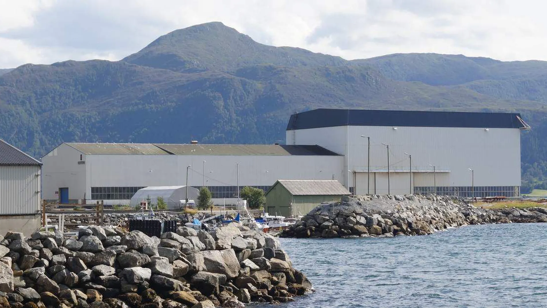 Legg ned i Vanylven gjer staalarbeid i Polen