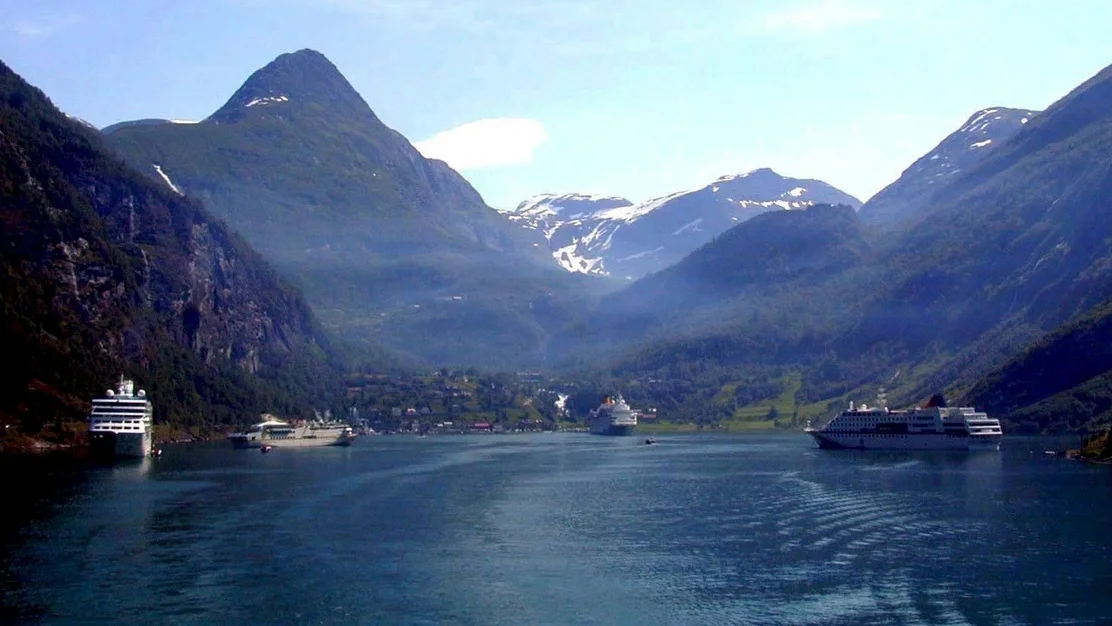 Cruiseturistane legg i snitt att 860 kroner dagen