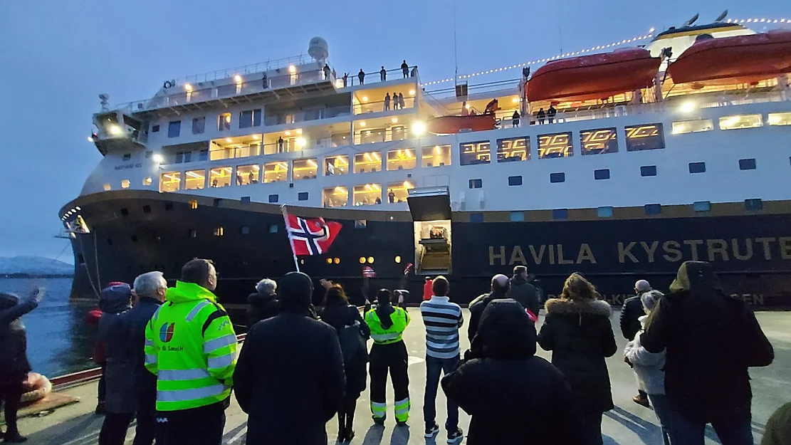 Havila Capella jomfrutur Mjølstadneset velkomst foto kjetil 11