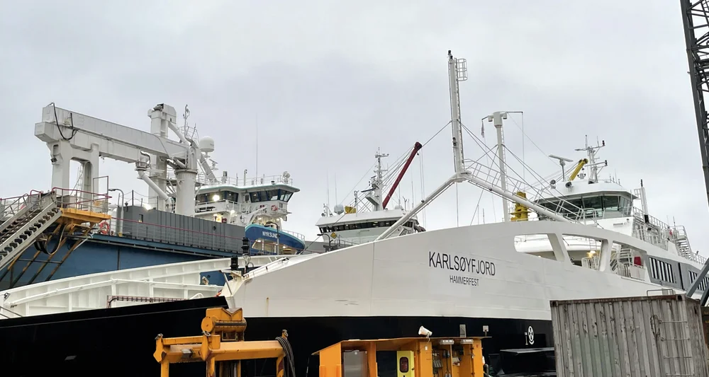 Ferje karlsøyfjord fiskerstrand verft foto marius 11
