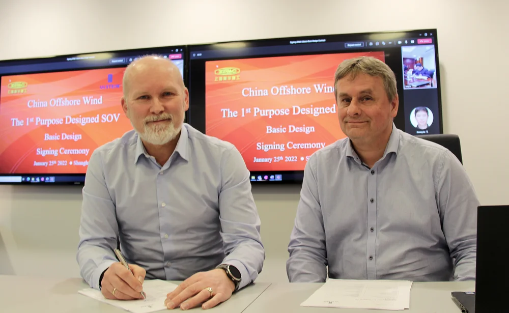 Contract signing Norway man dir Runar Muren contract manager Trond Gundersby UDS AS