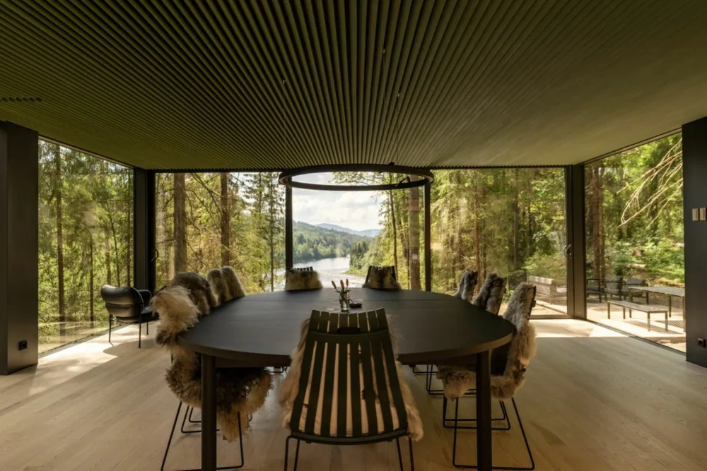 Laagen møterom uten folk