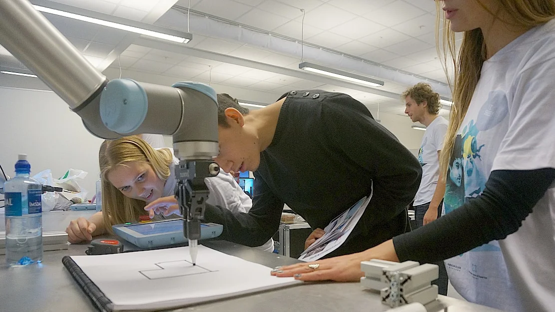 Jenter maa velge teknologi og realfag