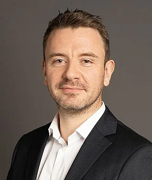 Hakon Hellebust portrett