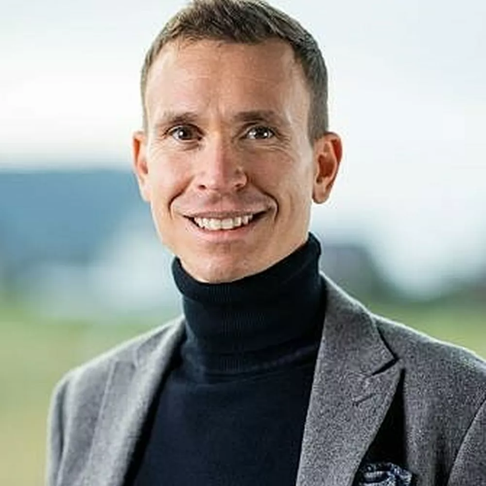 Philip Lied Sovik portrett foto Tony Hall