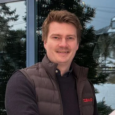 Erik Bakke Hareide portrett