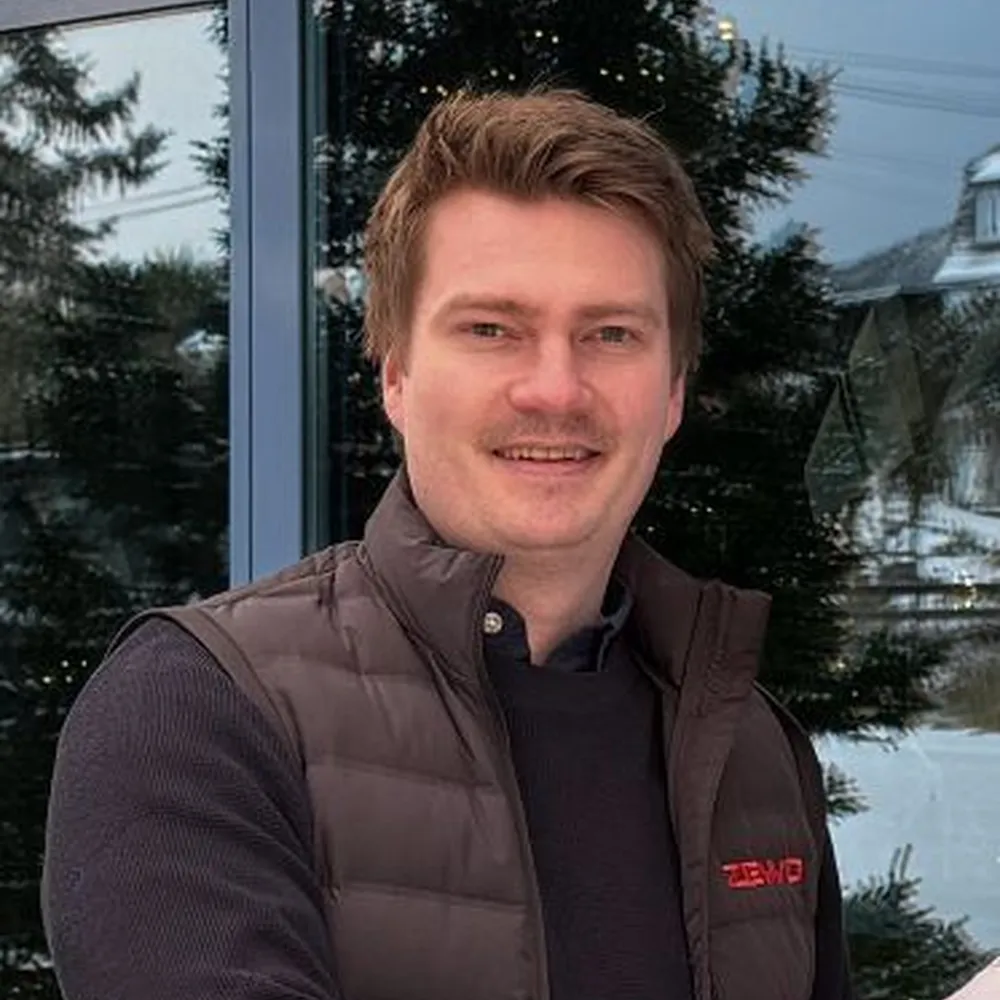 Erik Bakke Hareide portrett